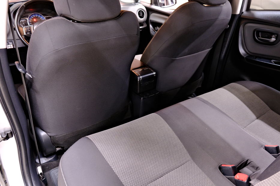 Продам Toyota Yaris Hybrid 2015 года в Одессе