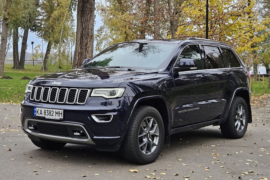 Продам Jeep Grand Cherokee Overland 2018 года в Киеве