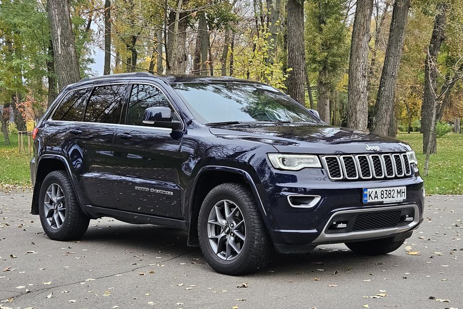Продам Jeep Grand Cherokee Overland 2018 года в Киеве
