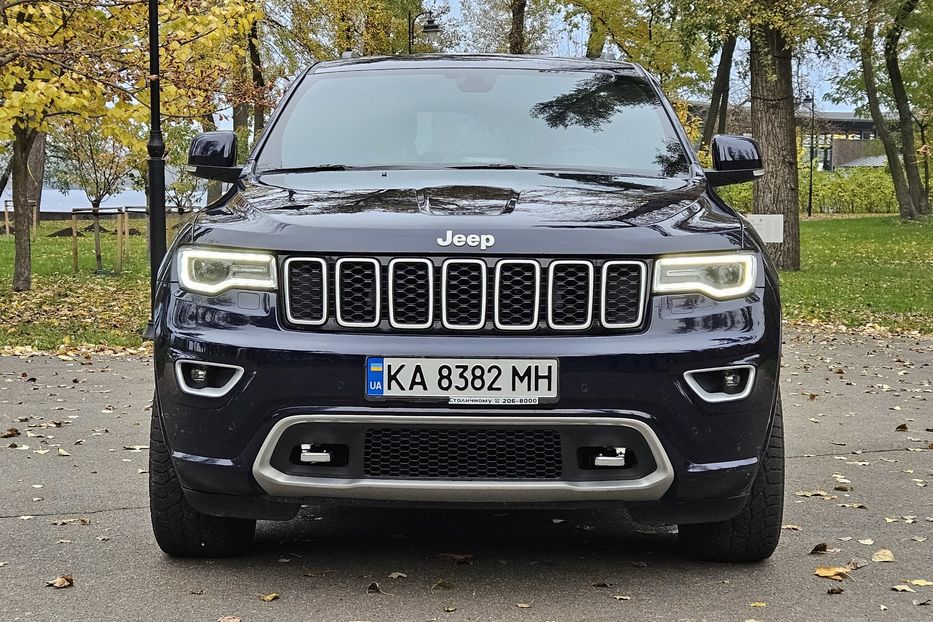 Продам Jeep Grand Cherokee Overland 2018 года в Киеве