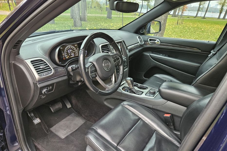 Продам Jeep Grand Cherokee Overland 2018 года в Киеве