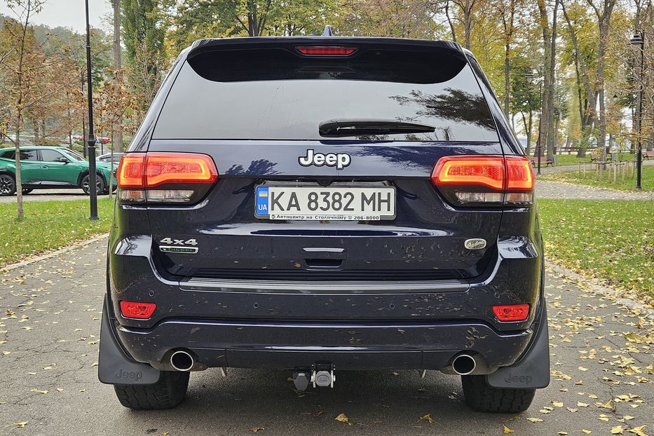 Продам Jeep Grand Cherokee Overland 2018 года в Киеве