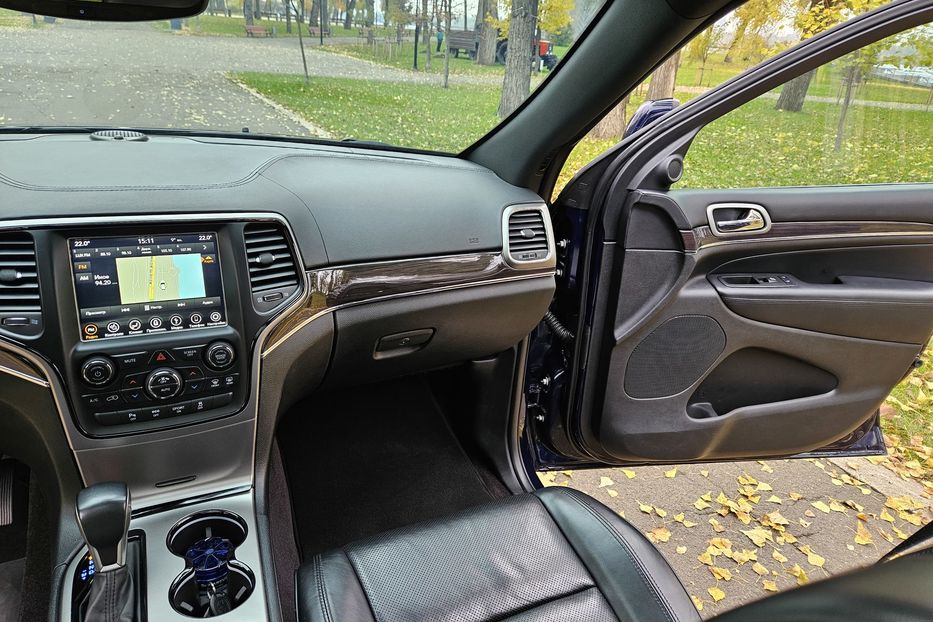Продам Jeep Grand Cherokee Overland 2018 года в Киеве