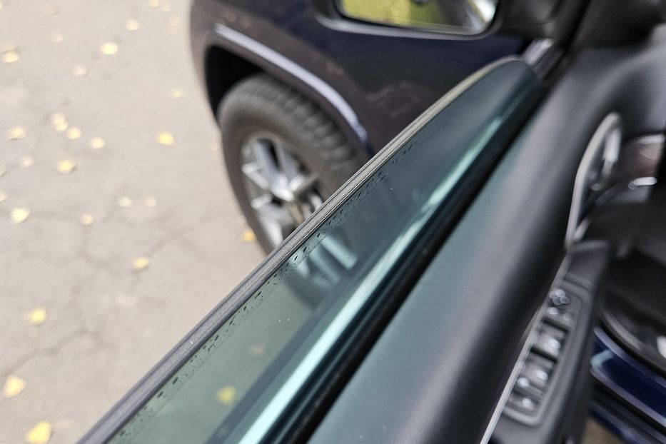 Продам Jeep Grand Cherokee Overland 2018 года в Киеве