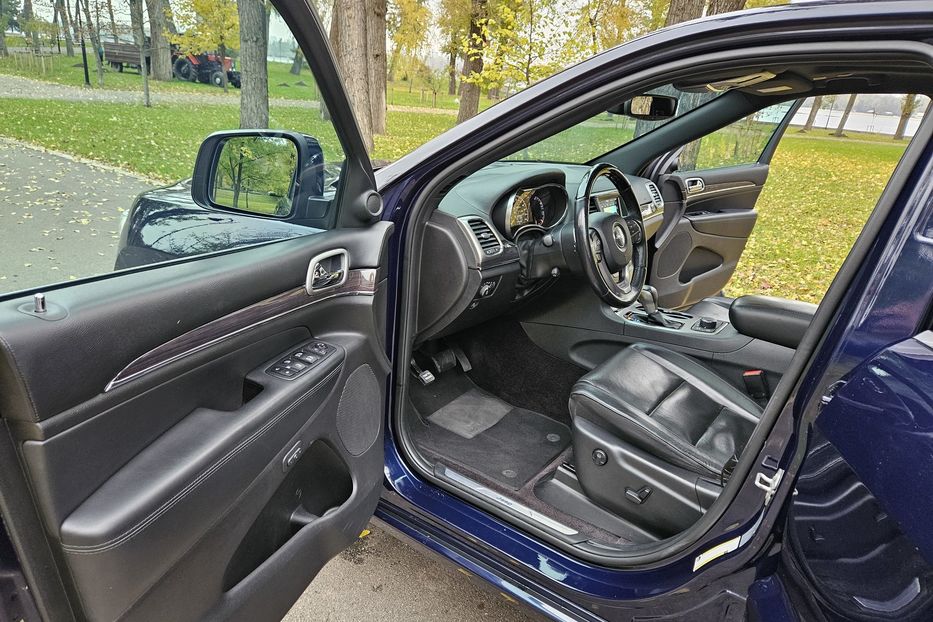 Продам Jeep Grand Cherokee Overland 2018 года в Киеве