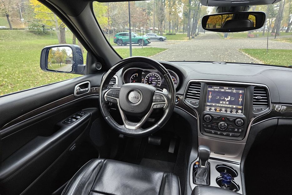 Продам Jeep Grand Cherokee Overland 2018 года в Киеве