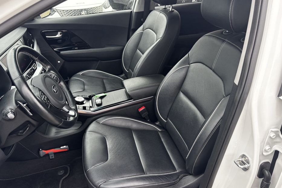 Продам Kia Niro 64 KW авто у Львові  2020 года в Львове