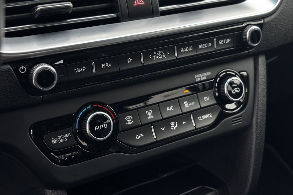 Продам Kia Niro 64 KW авто у Львові  2020 года в Львове