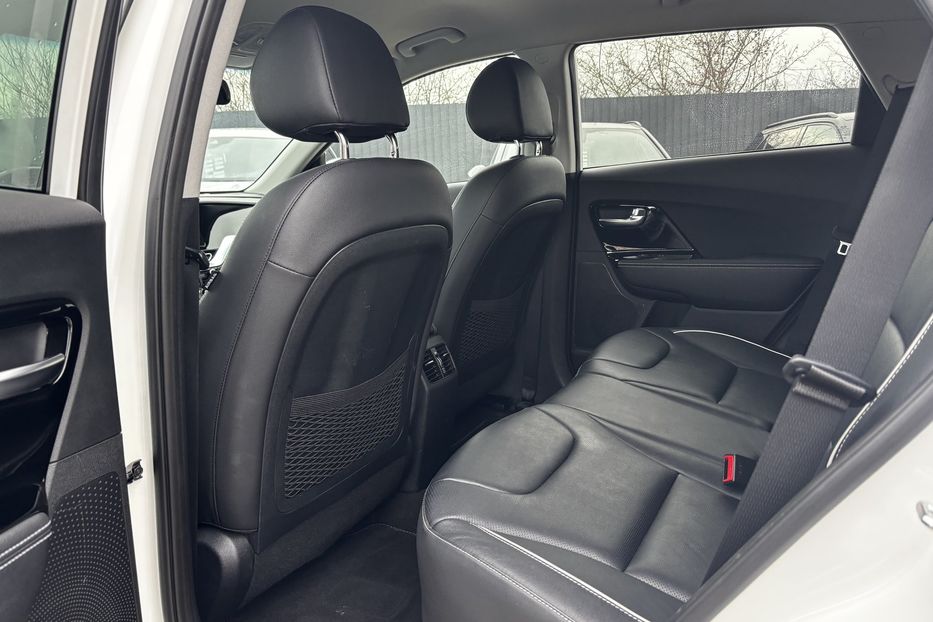 Продам Kia Niro 64 KW авто у Львові  2020 года в Львове