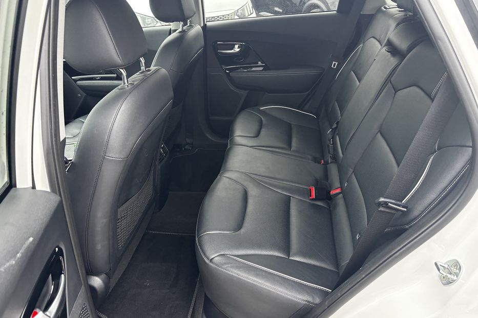 Продам Kia Niro 64 KW авто у Львові  2020 года в Львове