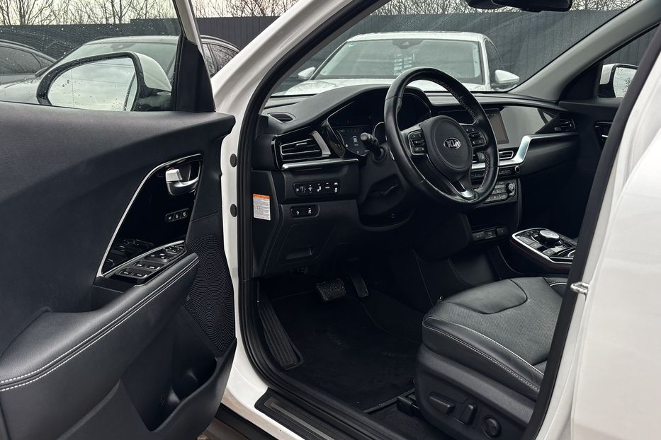 Продам Kia Niro 64 KW авто у Львові  2020 года в Львове