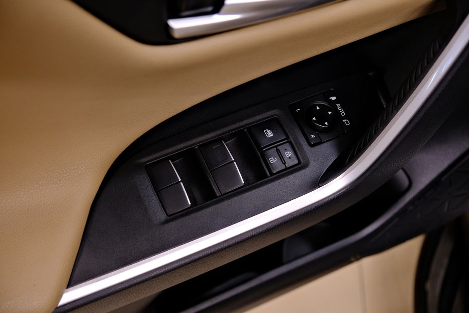 Продам Toyota Rav 4 Hybrid 2019 года в Одессе