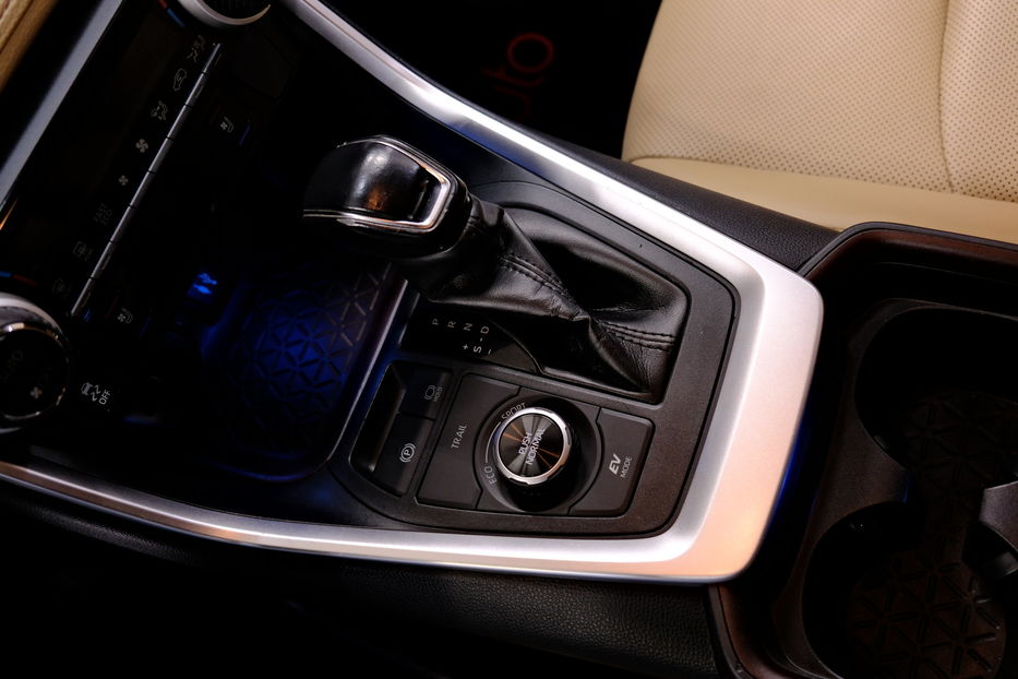 Продам Toyota Rav 4 Hybrid 2019 года в Одессе