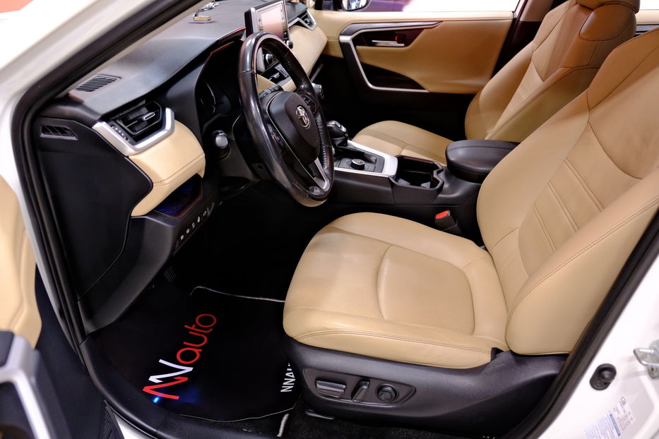 Продам Toyota Rav 4 Hybrid 2019 года в Одессе