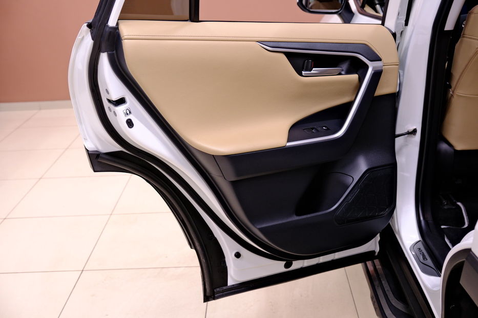 Продам Toyota Rav 4 Hybrid 2019 года в Одессе