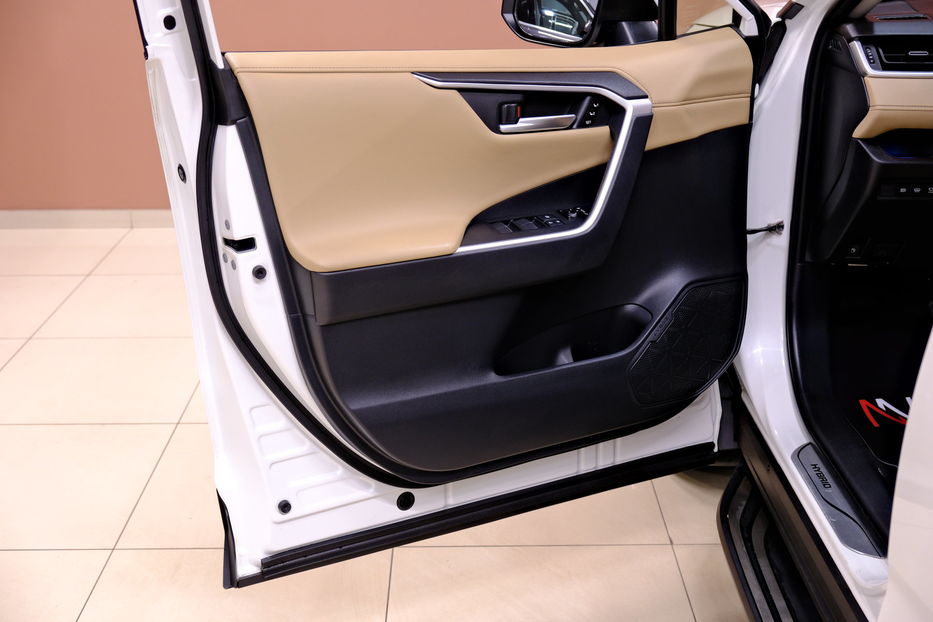 Продам Toyota Rav 4 Hybrid 2019 года в Одессе