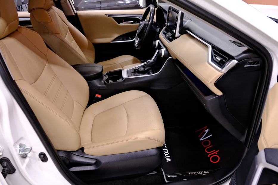 Продам Toyota Rav 4 Hybrid 2019 года в Одессе