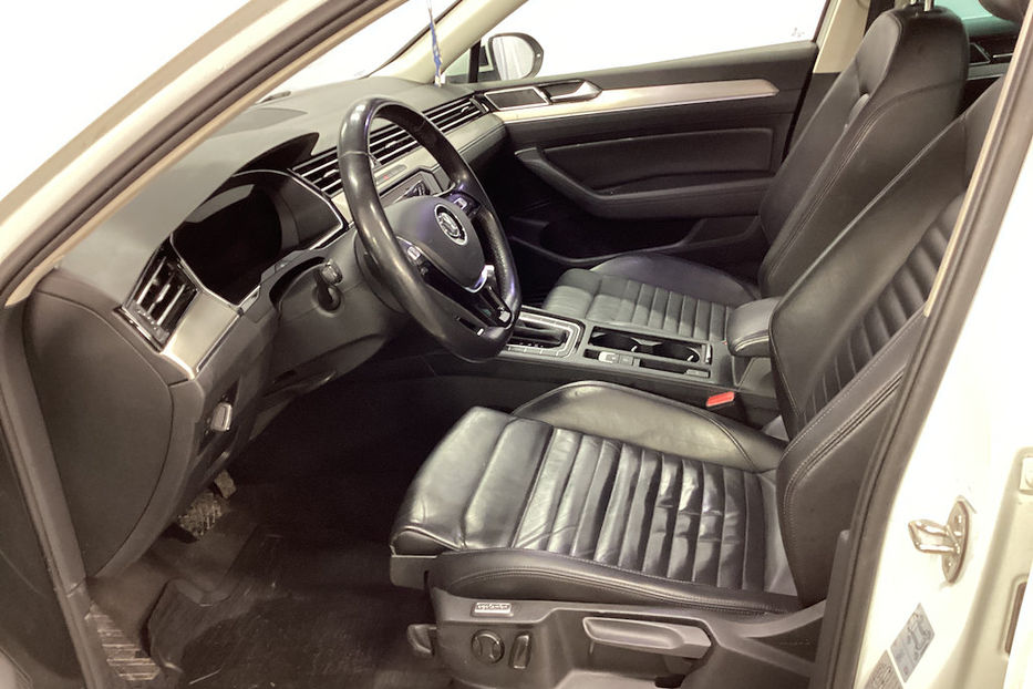 Продам Volkswagen Passat B8 4Motion 190 GT v4907 2018 года в Луцке