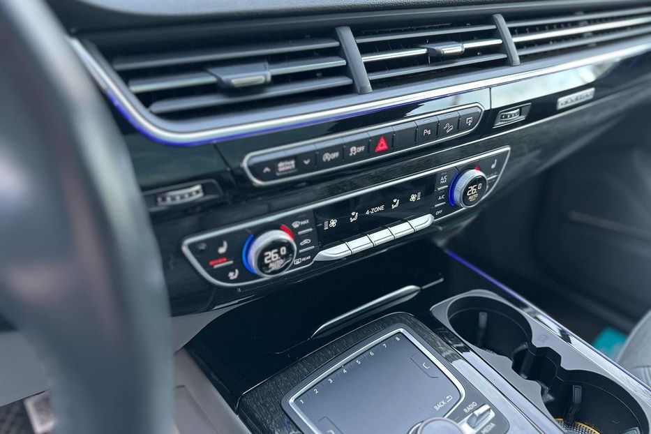 Продам Audi Q7 Prestige 2017 года в Черновцах