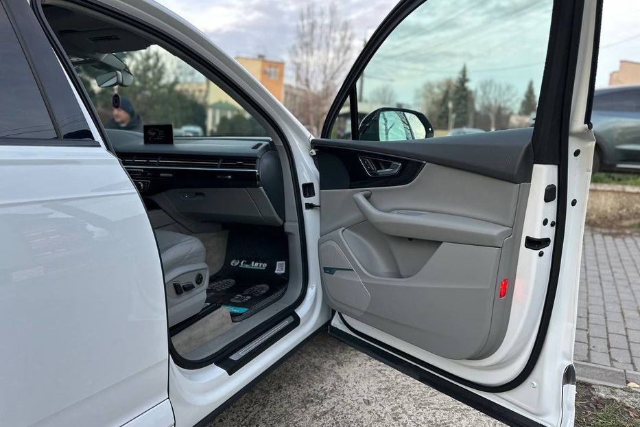Продам Audi Q7 Prestige 2017 года в Черновцах