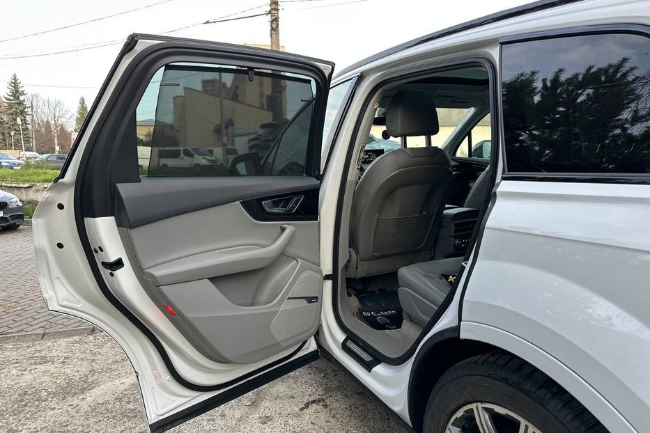 Продам Audi Q7 Prestige 2017 года в Черновцах