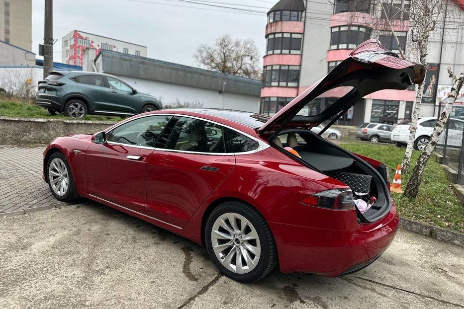 Продам Tesla Model S 75D 2016 года в Черновцах