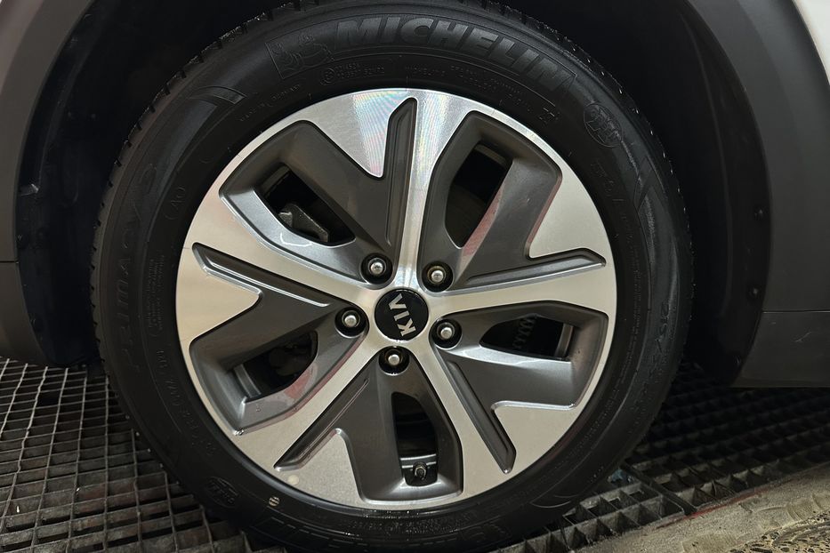 Продам Kia Niro 64 кВт Макс. комплектація! 2021 года в Львове