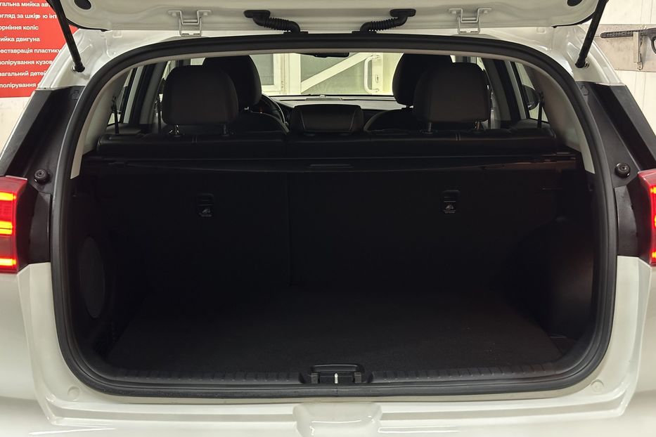 Продам Kia Niro 64 кВт Макс. комплектація! 2021 года в Львове