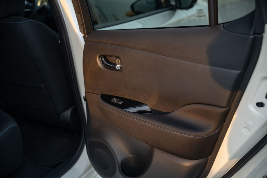 Продам Nissan Leaf 2024 года в Черновцах