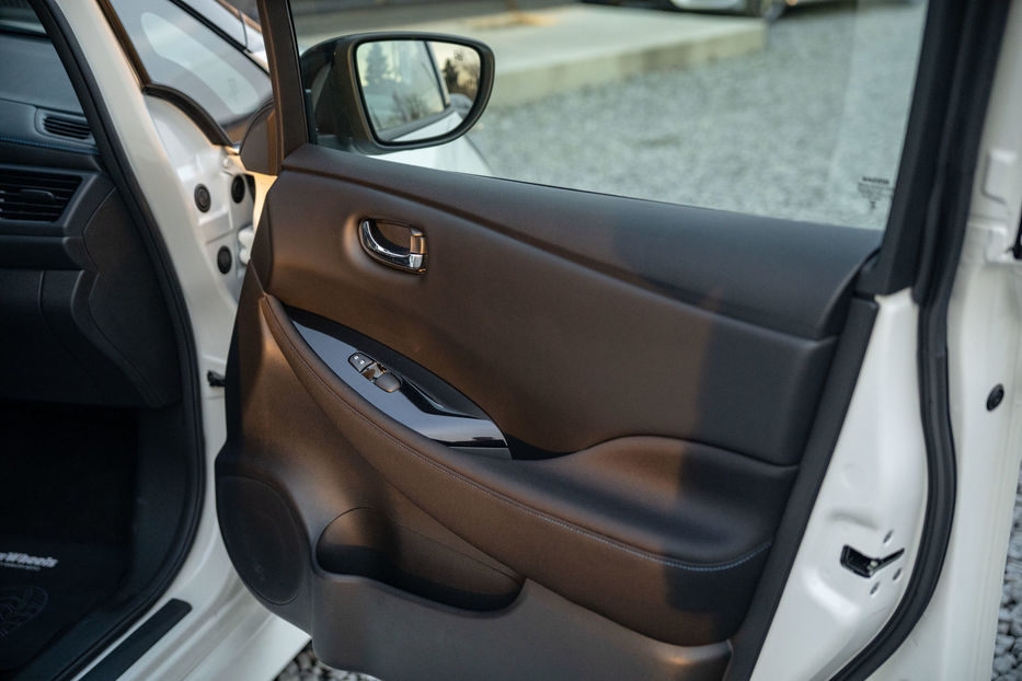 Продам Nissan Leaf 2024 года в Черновцах