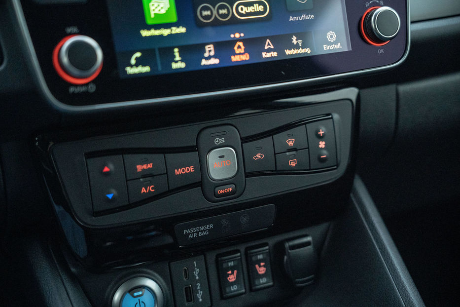 Продам Nissan Leaf 2024 года в Черновцах