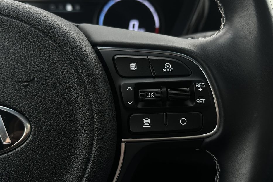 Продам Kia Niro 64 кВт Макс. комплектація! 2021 года в Львове