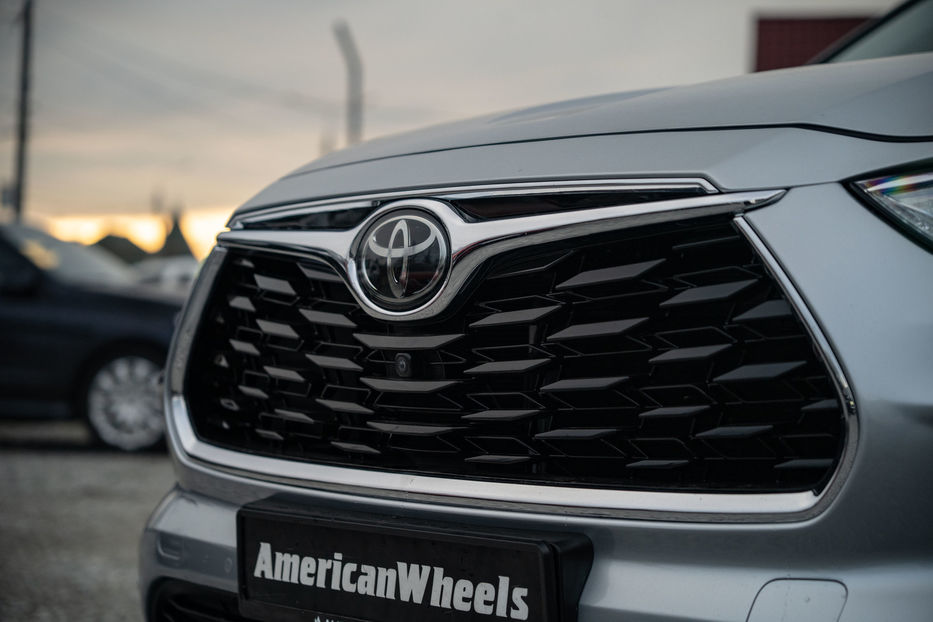 Продам Toyota Highlander Limited 2021 года в Черновцах