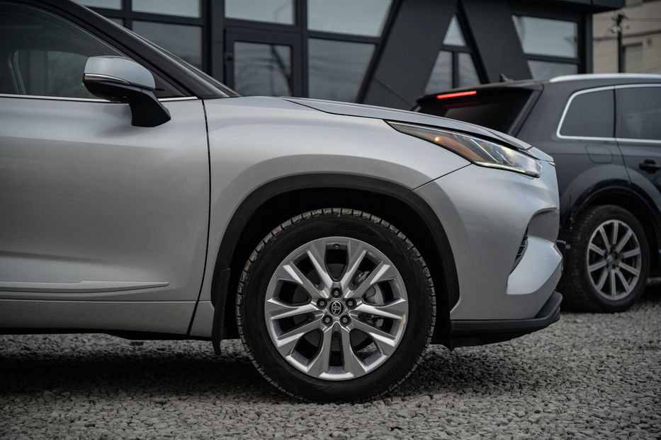 Продам Toyota Highlander Limited 2021 года в Черновцах