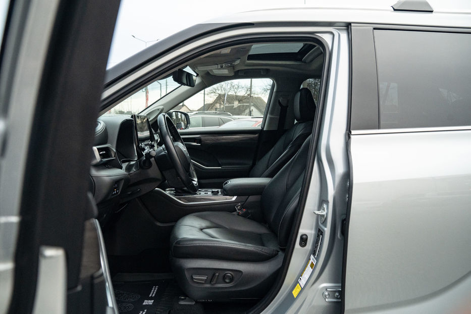 Продам Toyota Highlander Limited 2021 года в Черновцах