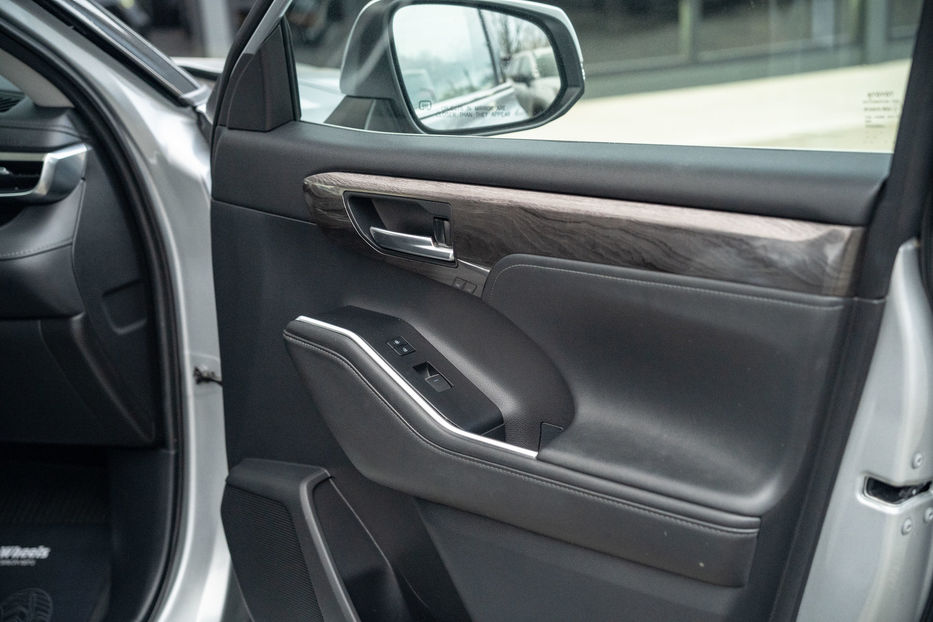 Продам Toyota Highlander Limited 2021 года в Черновцах