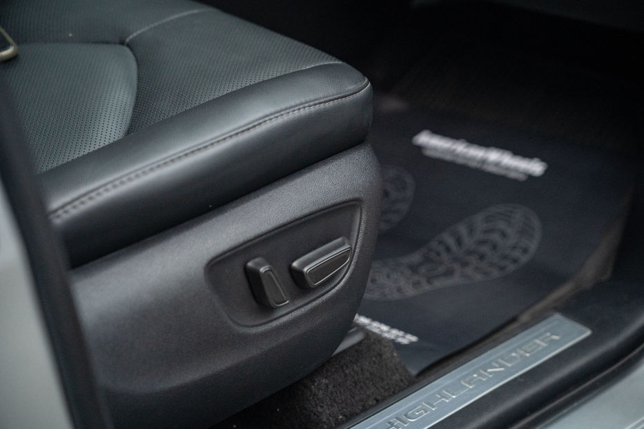 Продам Toyota Highlander Limited 2021 года в Черновцах