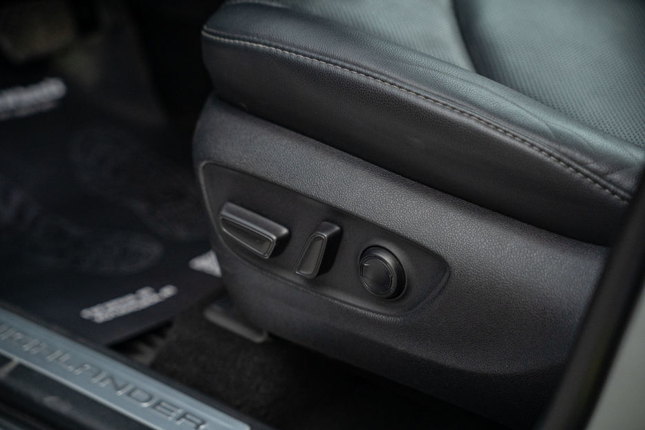 Продам Toyota Highlander Limited 2021 года в Черновцах