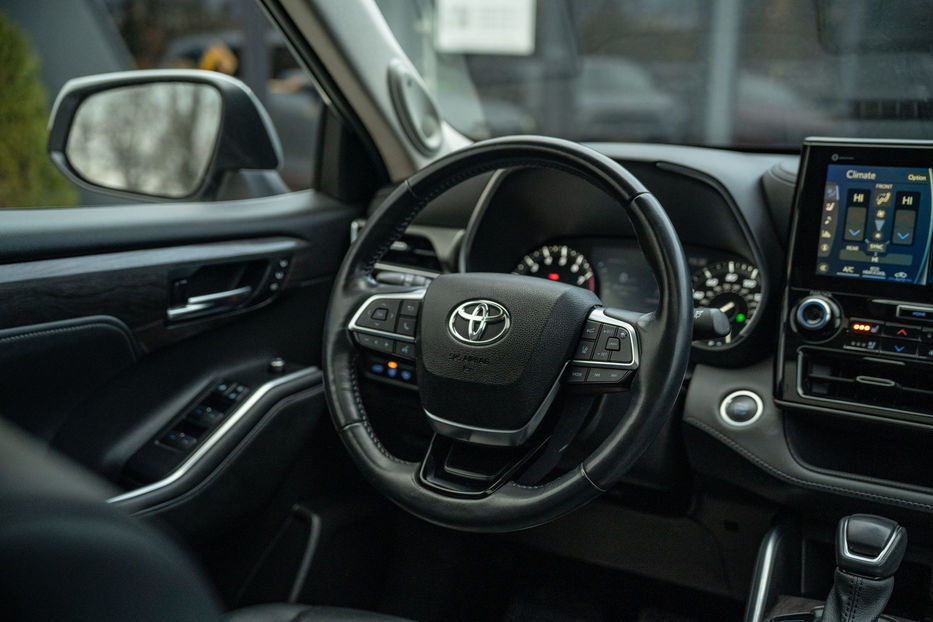 Продам Toyota Highlander Limited 2021 года в Черновцах