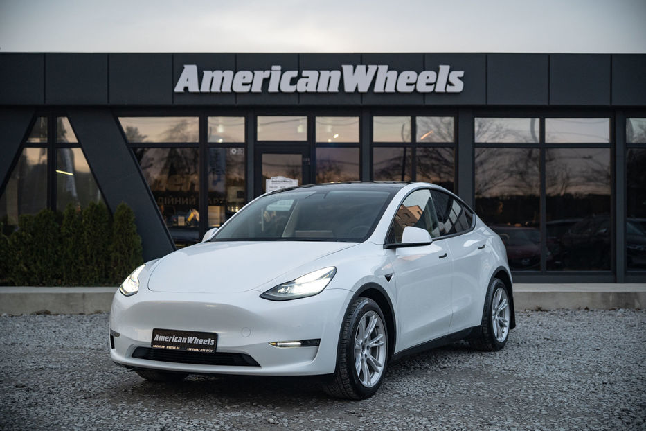 Продам Tesla Model Y Long Range Dual Motor 2021 года в Черновцах