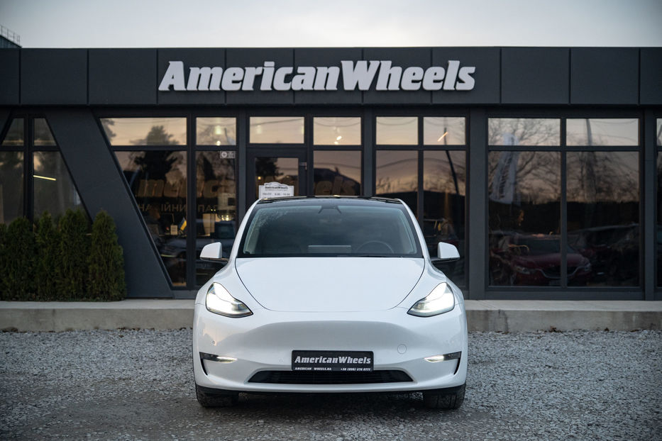 Продам Tesla Model Y Long Range Dual Motor 2021 года в Черновцах