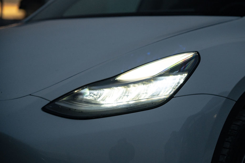 Продам Tesla Model Y Long Range Dual Motor 2021 года в Черновцах