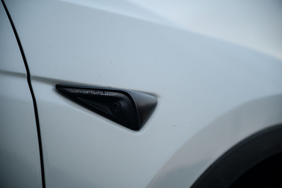 Продам Tesla Model Y Long Range Dual Motor 2021 года в Черновцах