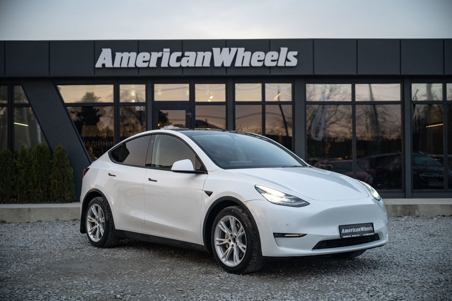 Продам Tesla Model Y Long Range Dual Motor 2021 года в Черновцах