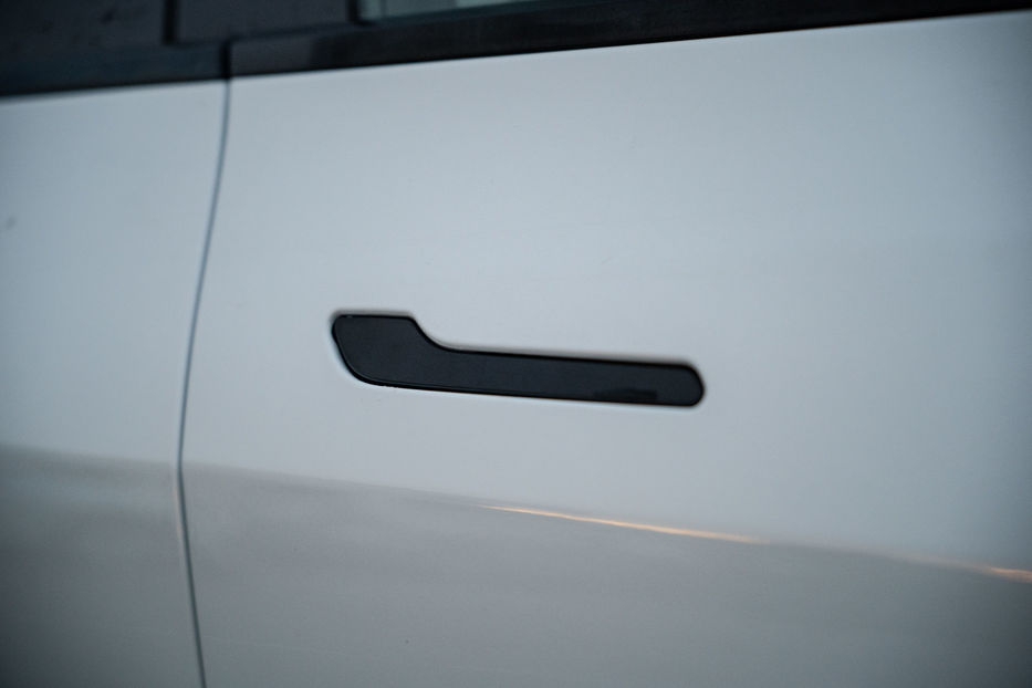 Продам Tesla Model Y Long Range Dual Motor 2021 года в Черновцах