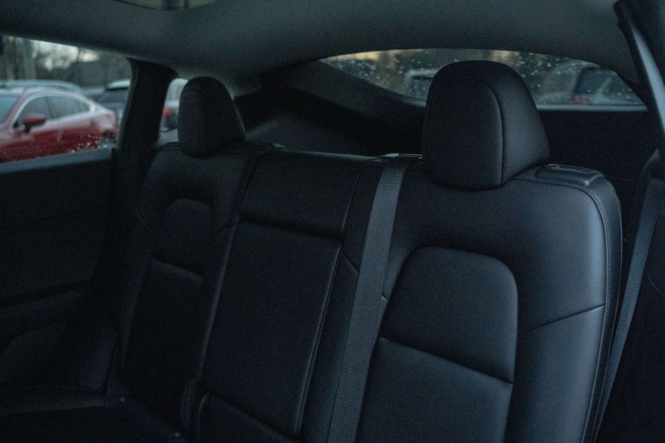 Продам Tesla Model Y Long Range Dual Motor 2021 года в Черновцах