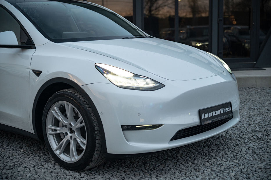 Продам Tesla Model Y Long Range Dual Motor 2021 года в Черновцах