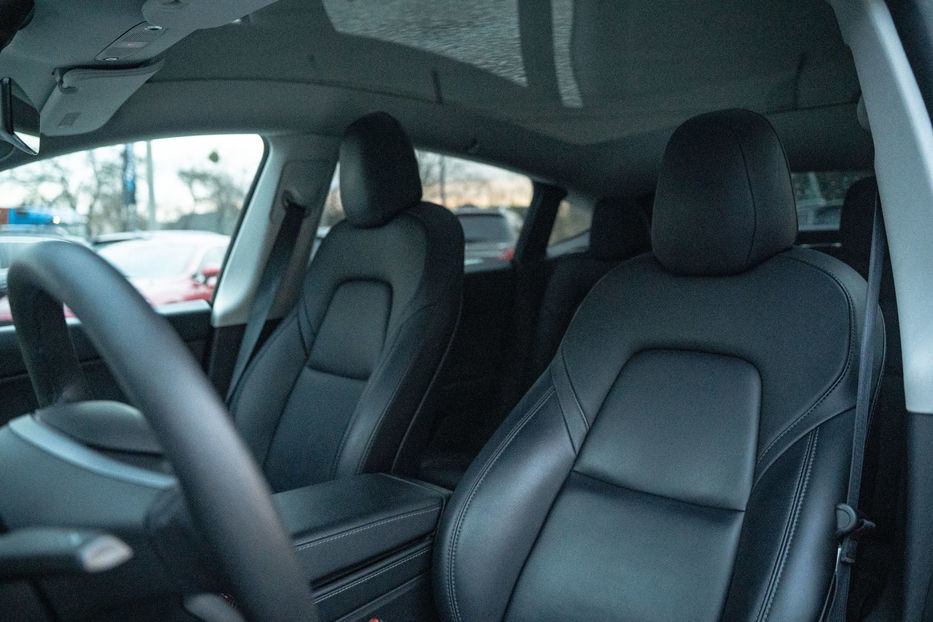 Продам Tesla Model Y Long Range Dual Motor 2021 года в Черновцах