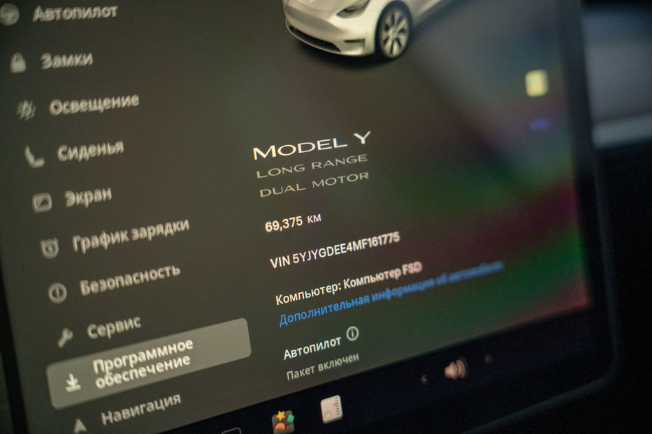 Продам Tesla Model Y Long Range Dual Motor 2021 года в Черновцах
