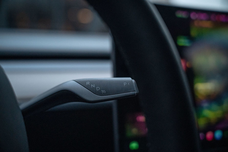 Продам Tesla Model Y Long Range Dual Motor 2021 года в Черновцах